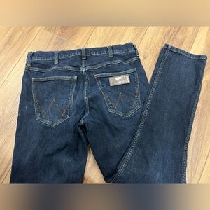 👖 Wrangler Men’s Regular Straight Jeans  (W32 L32)
